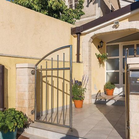 Nice Home In Sibenik With Kitchen Šibenik Exterior foto