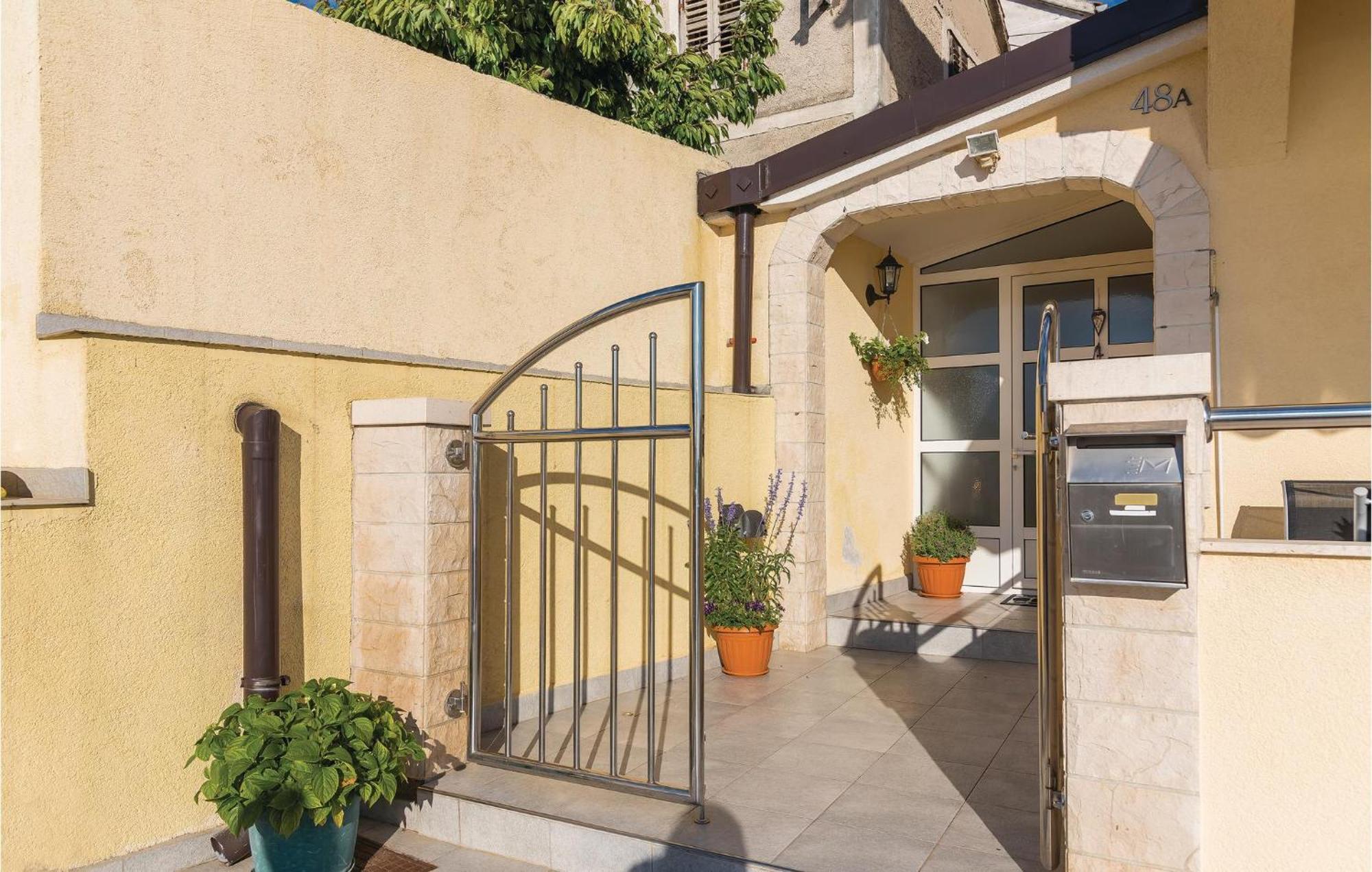 Nice Home In Sibenik With Kitchen Šibenik Exterior foto